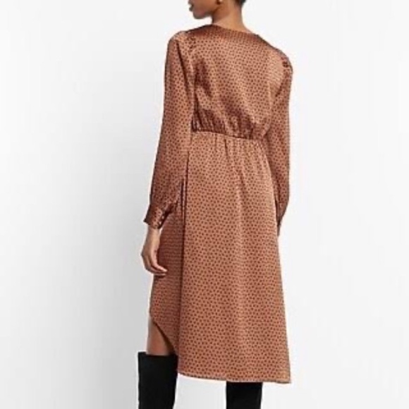 EXPRESS POLKA DOT‎ LONG SLEEVE TWIST FRONT MIDI DRESS NWT SZ MED - Picture 2 of 16
